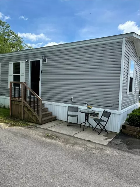 147 Castle Rd, Washington, PA 15301