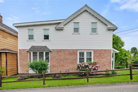 812 Green St, California, PA 15419