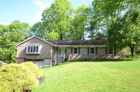 1055 Covington Pl, Allison Park, PA 15101