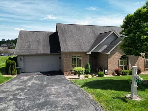 2053 Lake View Dr, Belle Vernon, PA 15012