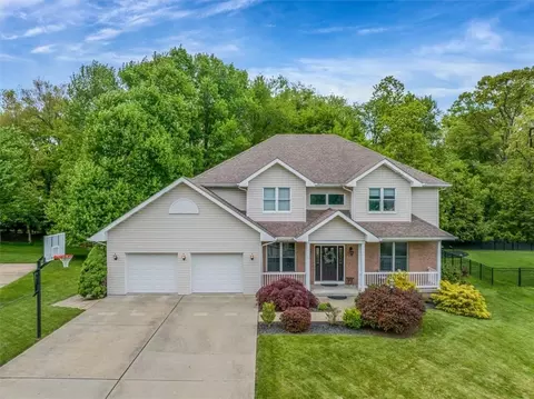 416 Settlers Village Cir, Cranberry Township, PA 16066