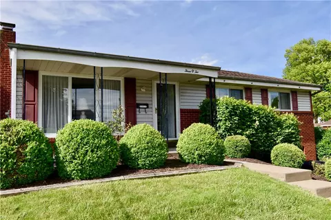 302 Mcwilliams Dr, Natrona Heights, PA 15065