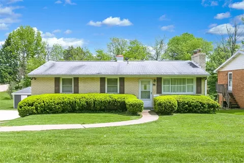 220 Fairlawn Dr, Monroeville, PA 15146
