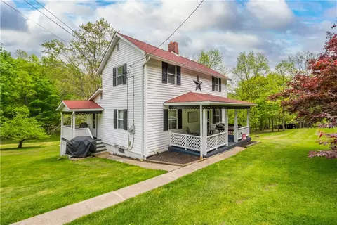 549 Buckingham Rd, Fredericktown, PA 15333