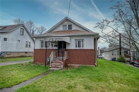 830 6th St, Verona, PA 15147