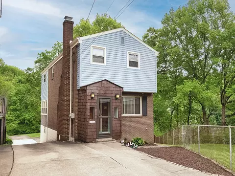 385 Antenor, Pittsburgh, PA 15210