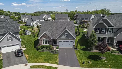 1444 Deer Creek Crossing Dr, Canonsburg, PA 15317