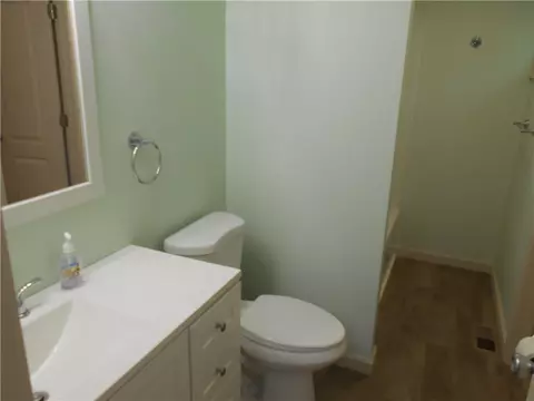 Bath - 539 6th St, Irwin, PA 15642 photo 2 of 4