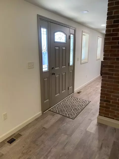 Entry Way - 539 6th St, Irwin, PA 15642 photo 1 of 1