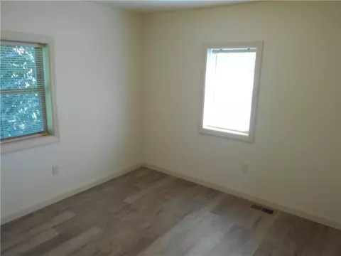 Bedroom - 539 6th St, Irwin, PA 15642 photo 2 of 3