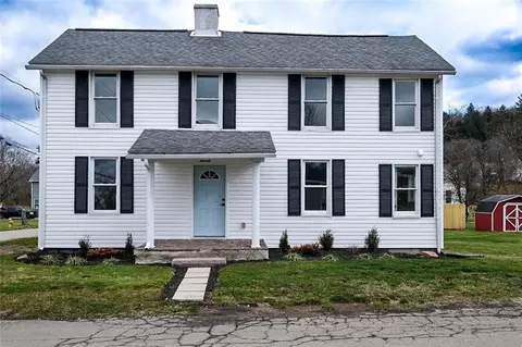 1026 Woodstock Ave, Hopwood, PA 15445