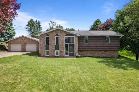 844 School St, West Mifflin, PA 15122