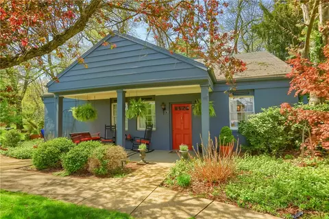 2766 Beaver Grade Rd, Coraopolis, PA 15108