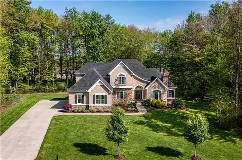 2491 Alexander Xing, Hermitage, PA 16148