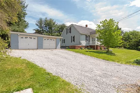 729 Athena Dr, Export, PA 15632 photo 2