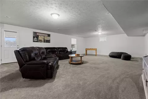 112 Wolf Dr, Beaver, PA 15009 photo 39