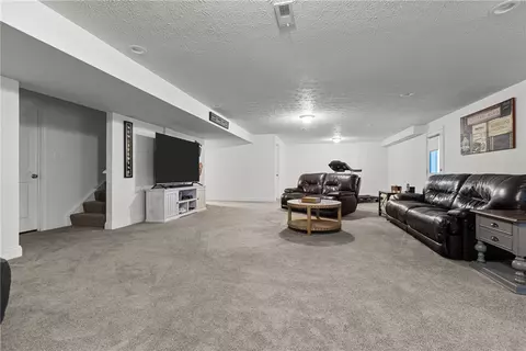 112 Wolf Dr, Beaver, PA 15009 photo 40