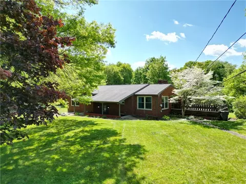 647 Pittsburgh Rd C, Rochester, PA 15074