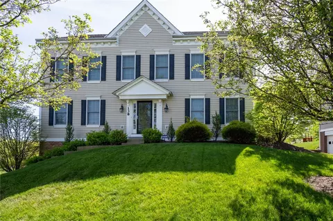 138 Springhill Dr, Oakdale, PA 15071