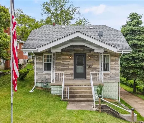 53 Hallowell St, Pittsburgh, PA 15210