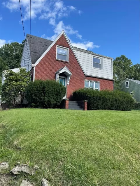1060 Bechtol Ave, Sharon, PA 16146
