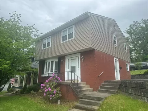620 Wood St, California, PA 15419