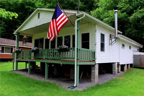 434 Azalea Rd, Kennerdell, PA 16374