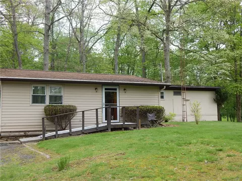 266 Pinehurst Rd, Butler, PA 16001