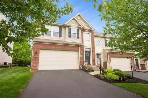294 Maple Ridge Dr, Canonsburg, PA 15317