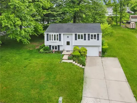 101 Deer Dr, Washington, PA 15301