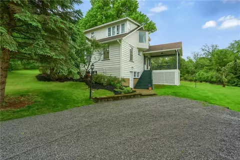 2611 Middle Rd, Glenshaw, PA 15116 photo 9