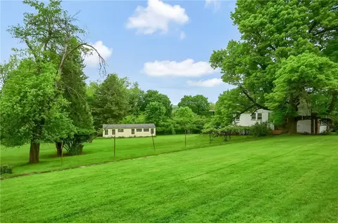 2611 Middle Rd, Glenshaw, PA 15116 photo 7