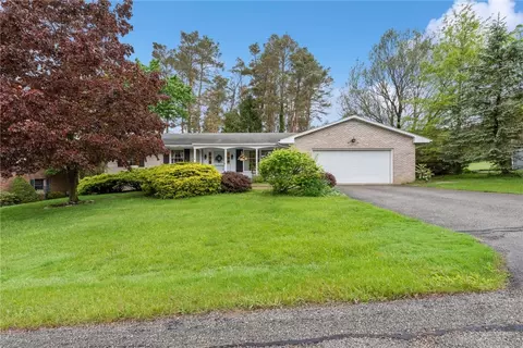 940 Smith St, Somerset, PA 15501