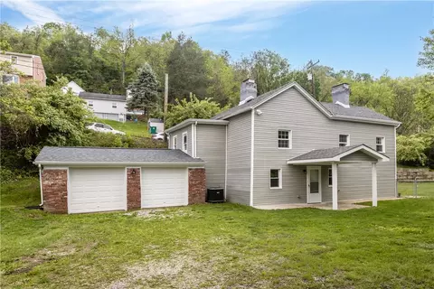 666 Grant Ave, Carnegie, PA 15106