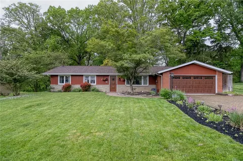 284 Hillcrest Cir, Pittsburgh, PA 15237