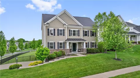 400 Loblolly Dr, Gibsonia, PA 15044