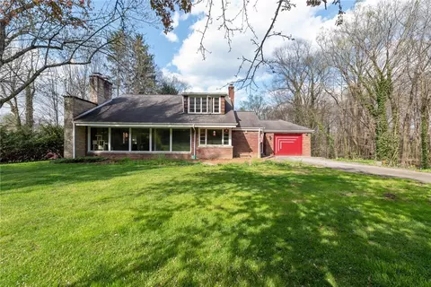 570 Latrobe Crabtree Rd, Latrobe, PA 15650