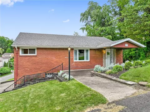 1461 Hollywood St, Pittsburgh, PA 15205