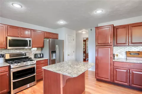 Kitchen - 405 Willow Ct, Apollo, PA 15613 photo 1 of 1