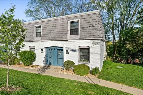 1120 Pennsbury Blvd, Pittsburgh, PA 15205
