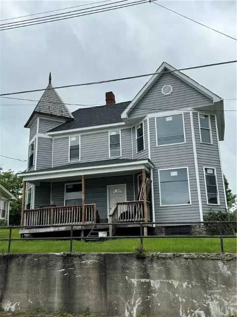 435 Broadway Ave, Scottdale, PA 15683
