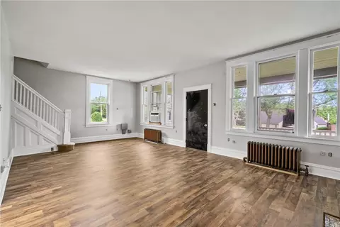 Living - 1300 Pillow Ave, Harwick, PA 15049 photo 2 of 5