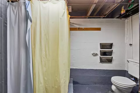 Bath - 1300 Pillow Ave, Harwick, PA 15049 photo 3 of 3