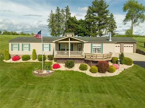 609 Pollins Ave, Hannastown, PA 15635