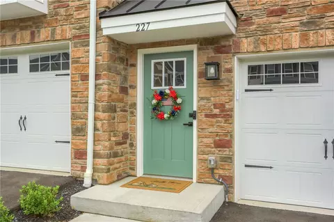 227 Cranesbill Dr, Mars, PA 16046 photo 6