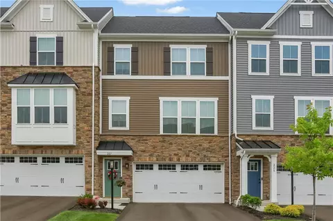 227 Cranesbill Dr, Mars, PA 16046
