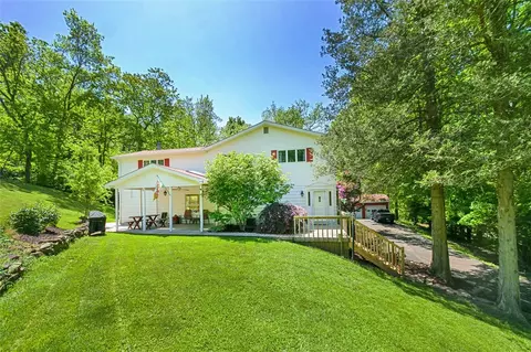 1626 Old Leechburg Rd, New Kensington, PA 15068