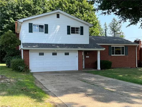 479 Dakota Dr, New Kensington, PA 15068