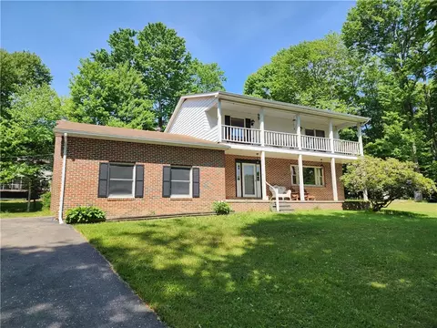 765 Latonka Dr, Mercer, PA 16137