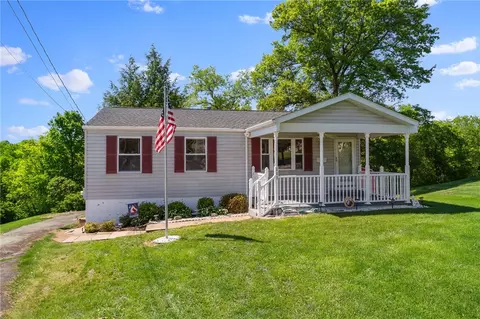 111 Jade Dr, Oakdale, PA 15071